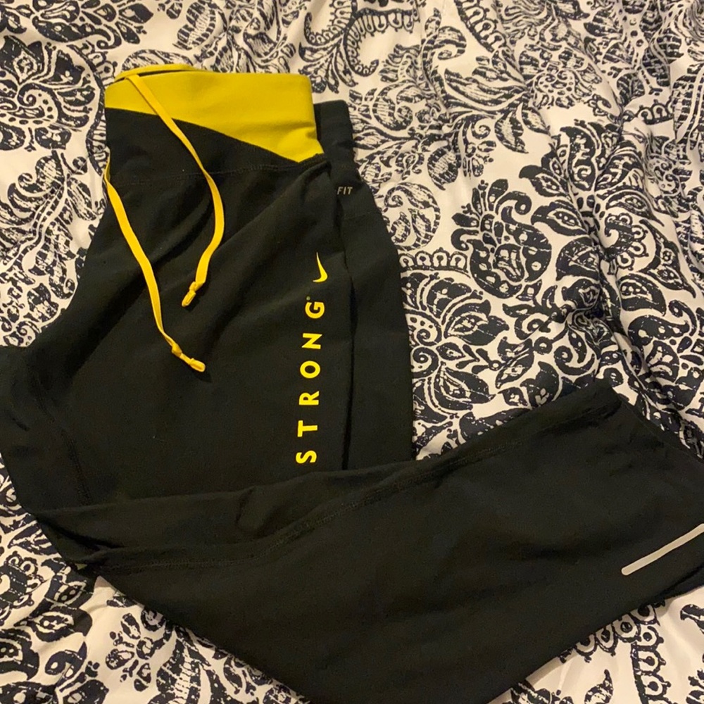 Nike ankle workout pants